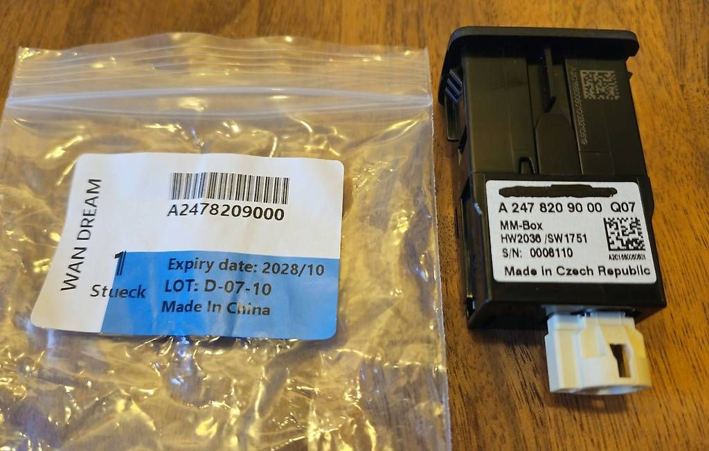 Tutti pezzi di ricambio auto: Mercedes USB Port A2478209000 – Nuovo (secondo la descrizione) da zürich venduto da stevsky 1