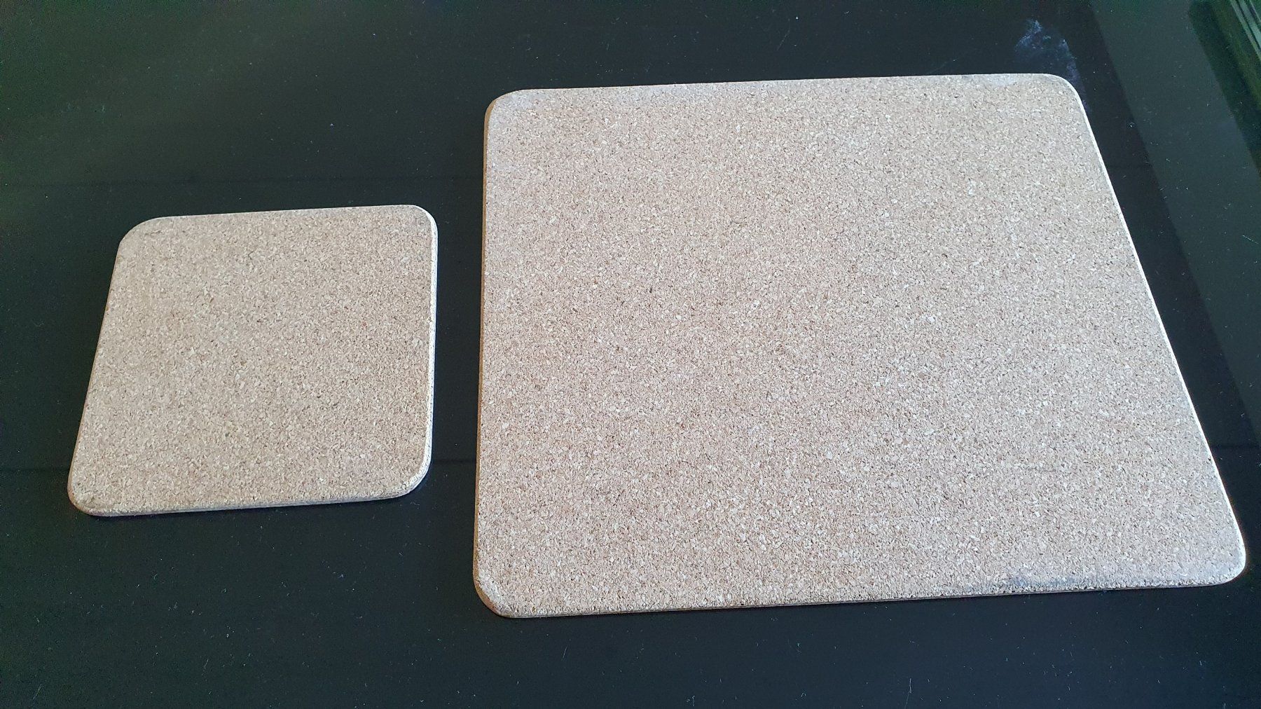 Untersetzer: 2 Vintage Kork Untersetzer – Gebraucht aus Giswil von online-Brockenhaus 1