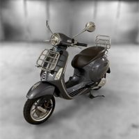 Piaggio Vespa Primavera 125 - mit Zubehör!