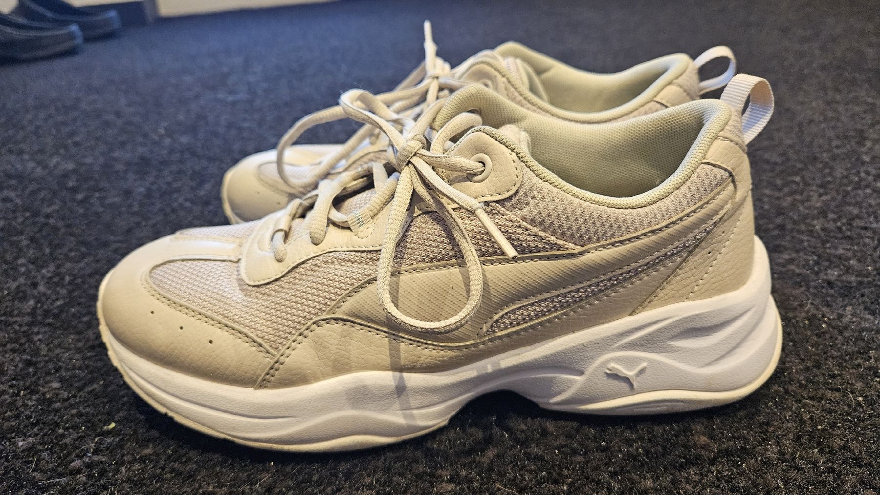 Puma Damenschuhe: Cremefarbene Sneaker Puma Gr.39 – Gebraucht aus Hettlingen von Leaena279 1