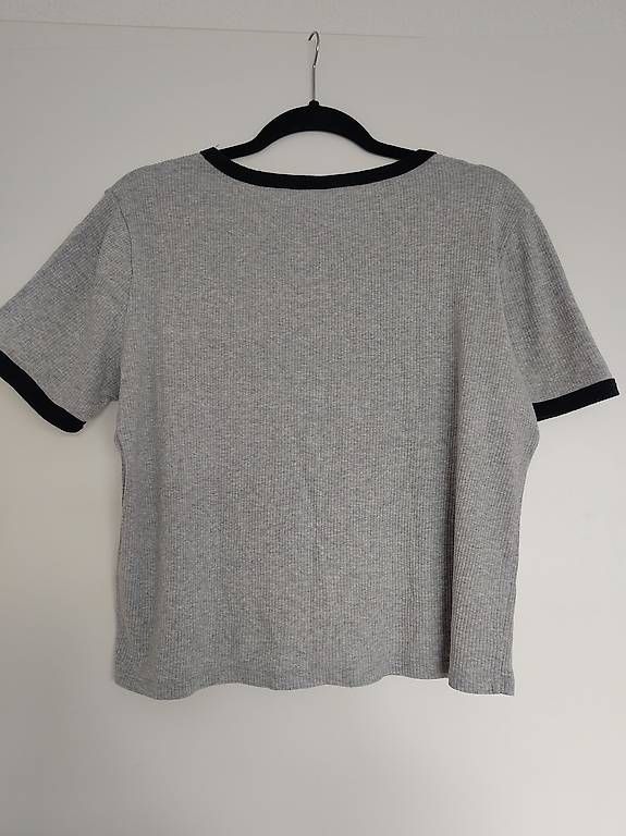 H&M T-shirt: T-Shirt Divided H&M Basic taille XL – Usato da Morges venduto da L_6688 3