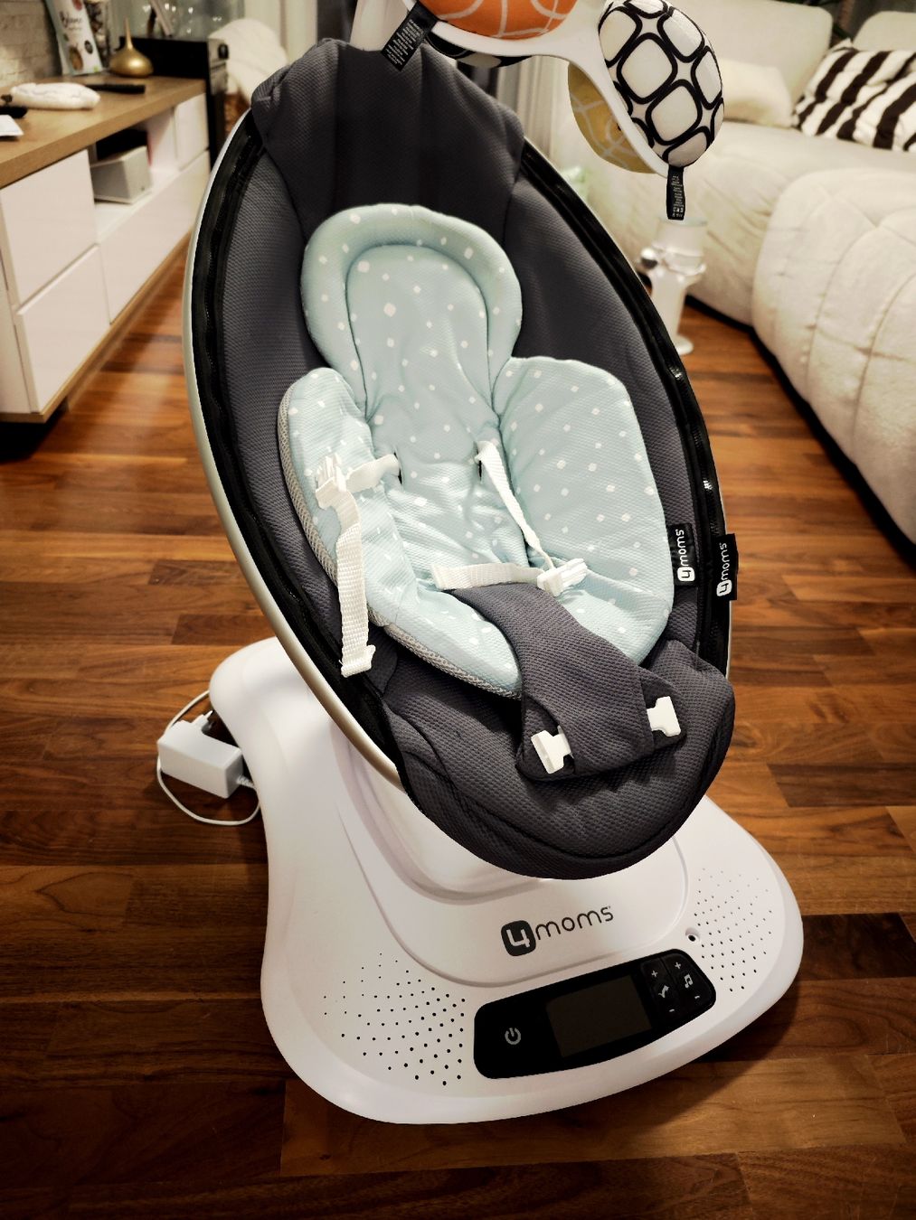 4moms Sdraiette & Sdraiette a dondolo: 4moms MamaRoo Babywippe grau  – Usato da Chur venduto da Edina1994 6