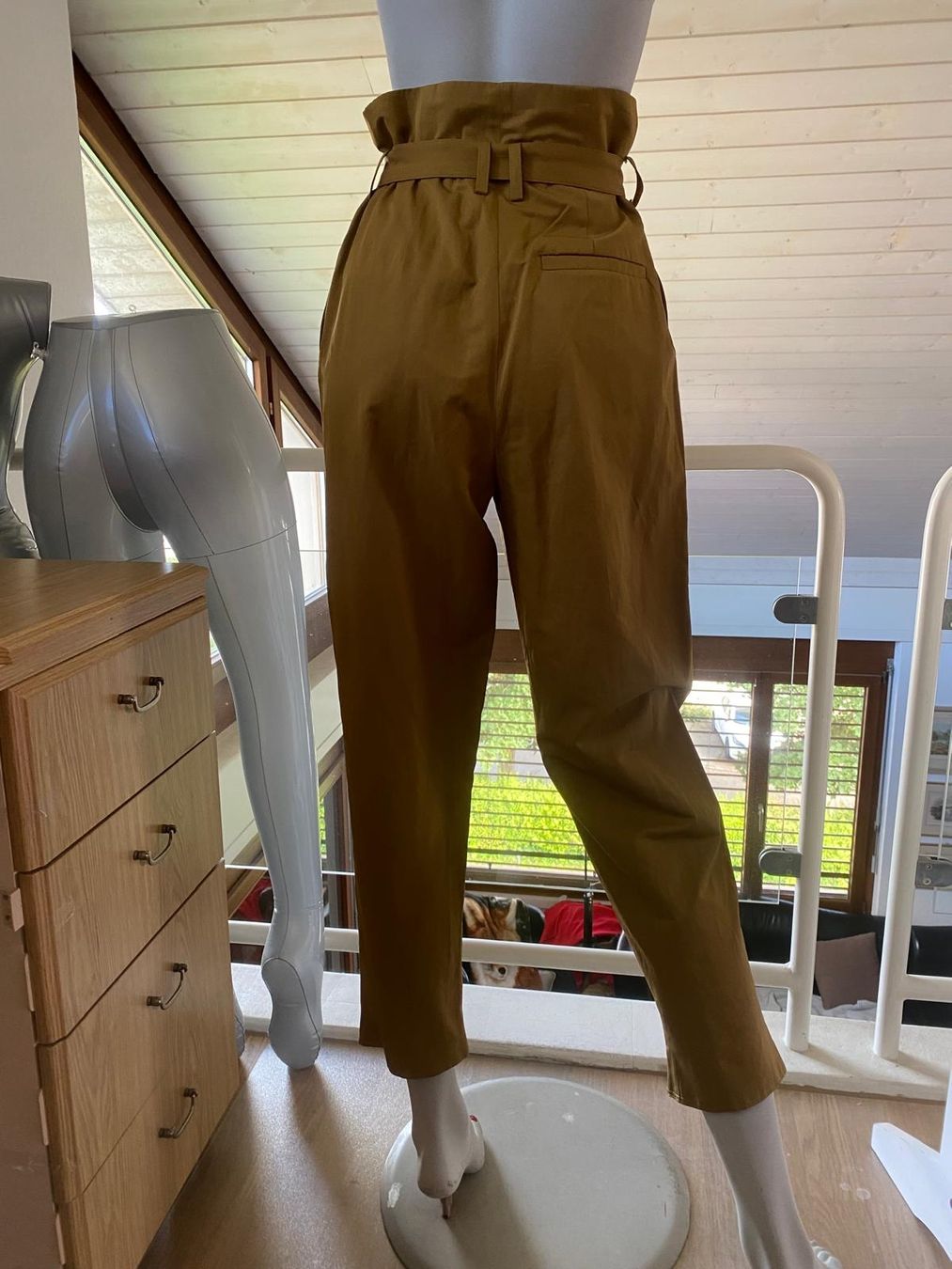 Cos Pantaloni: Hose von COS – Usato da Neuhausen venduto da Lechasseur 4