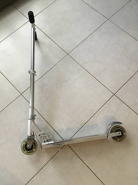 Scooter: Guterhaltener Roller  ( kein e-Roller ) – Usato da Fisibach venduto da zebra17 2