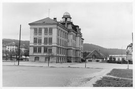 La Chaux-de-Fonds NE Scuola o edificio scolastico foto G