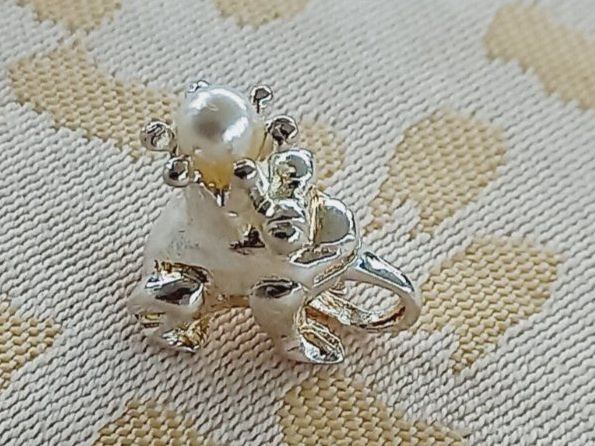 Ciondoli: Schmuck Anhänger Frosch mit Perle. – Nuovo e nell'imballaggio originale da Winistorf venduto da acreativ4