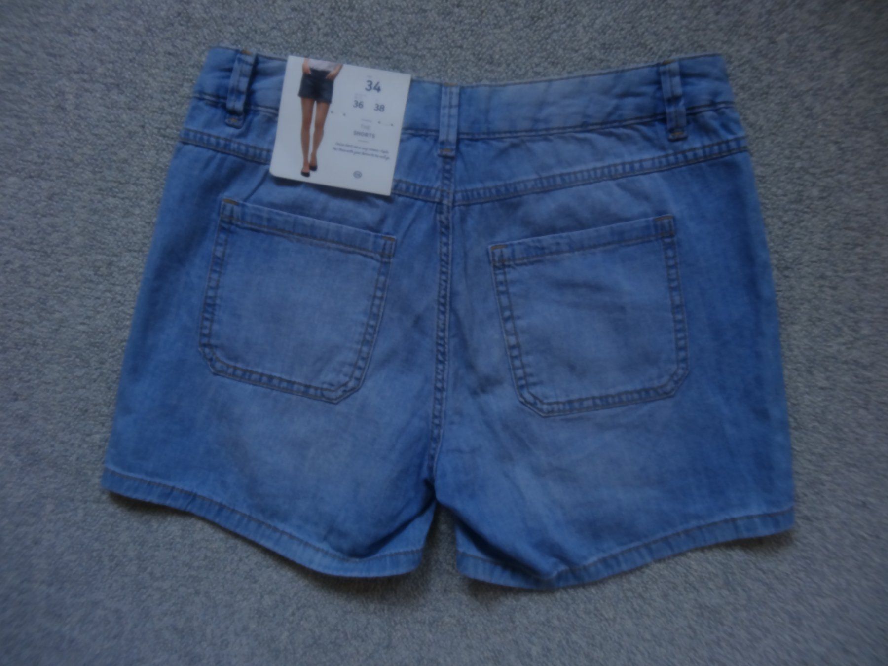 Pantaloni: Short Gr 34 Fabrikneu – Nuovo e nell'imballaggio originale da Rekingen AG venduto da nederland1 2