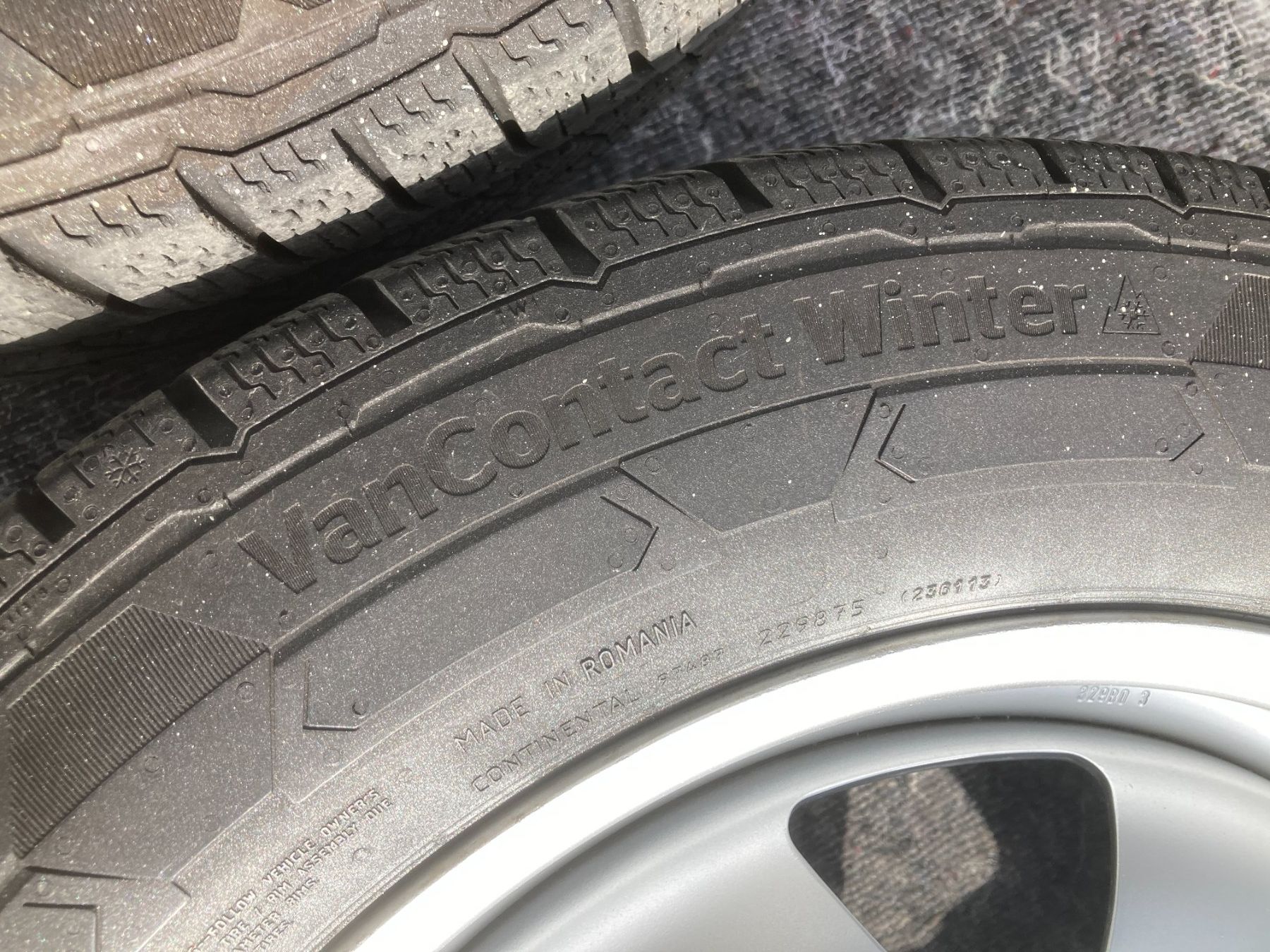 Continental Pneumatici & Ruote complete: VW T6 Multivan Winterräder 215/60R17 Continental – Usato da Cham venduto da Cham6332 4