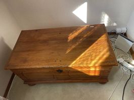 Antike Truhe aus Holz