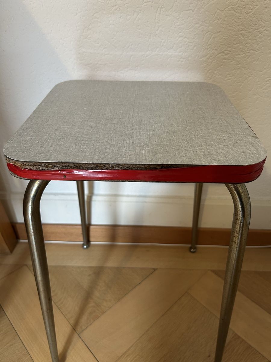Hocker: Hocker mit tollen Stuhlbeinen – Gebraucht aus Zürich von ann_9fv5 2