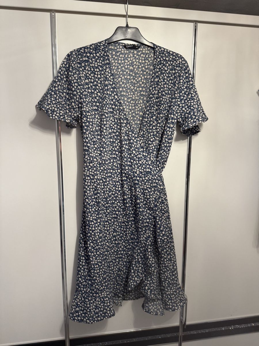 Only Vestiti: Damen Kleid von ONLY Gr.40 – Usato da Pfungen venduto da Outlet64