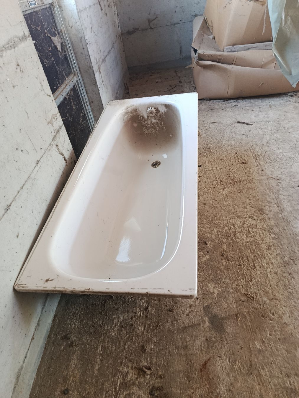 Vasche da bagno: alte Badewanne – Usato da Grosswangen venduto da IHc004 1