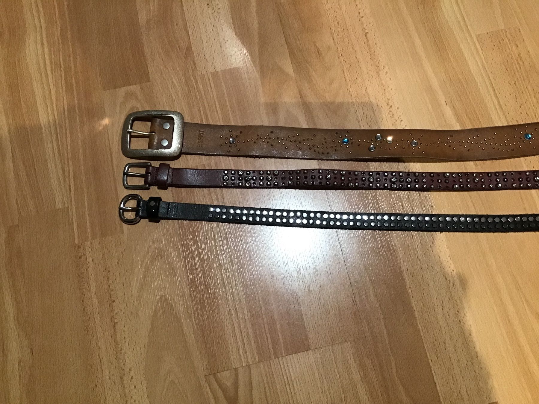 Cinture: 3 modische Ledergürtel Gr.80 – Usato da Ebikon venduto da Squizi