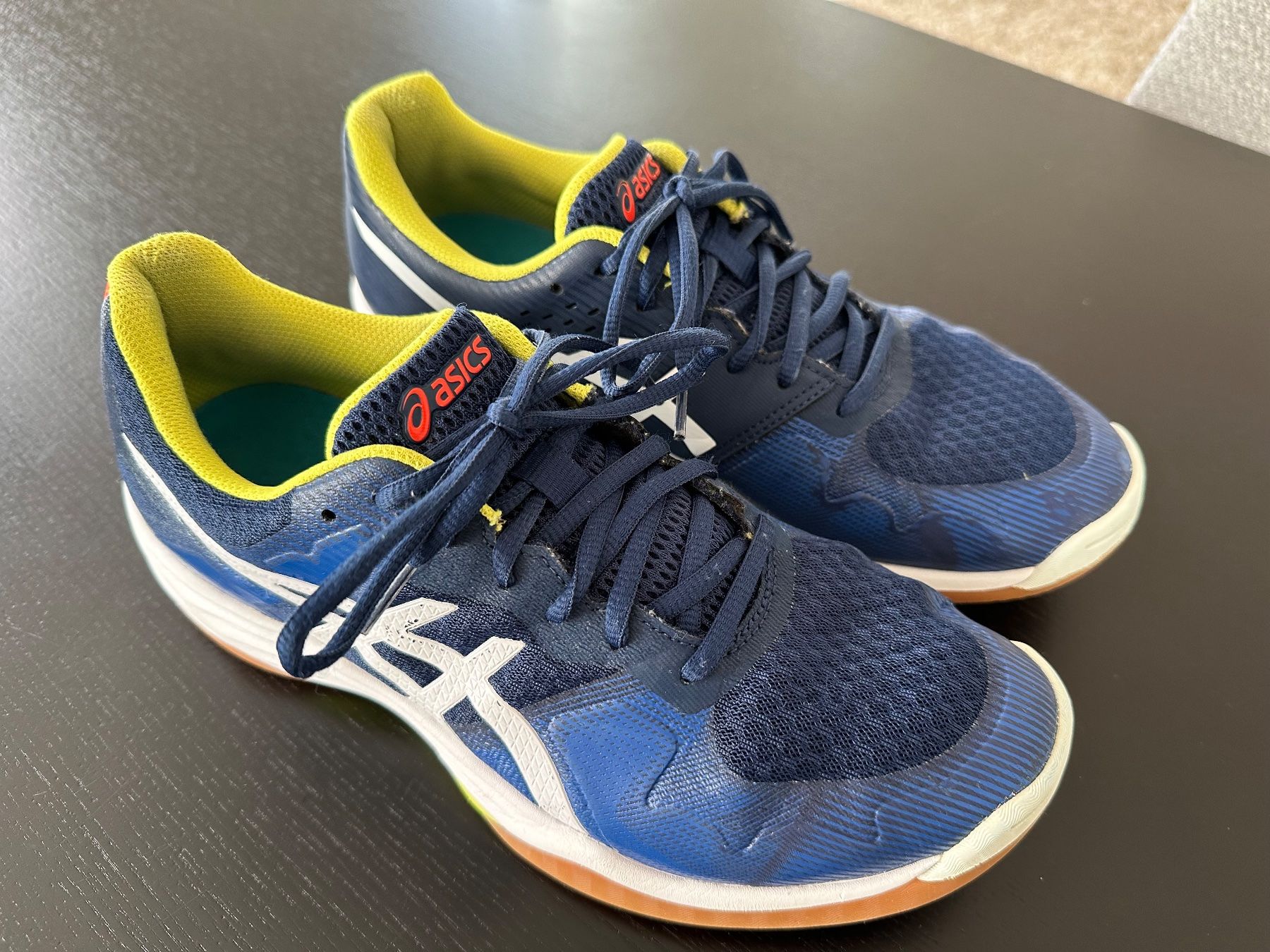 Asics Herrenschuhe: Hallenturnschuh asics gr. 41.5 – Gebraucht aus Wilen b. Wil von Sonnenschein003 1