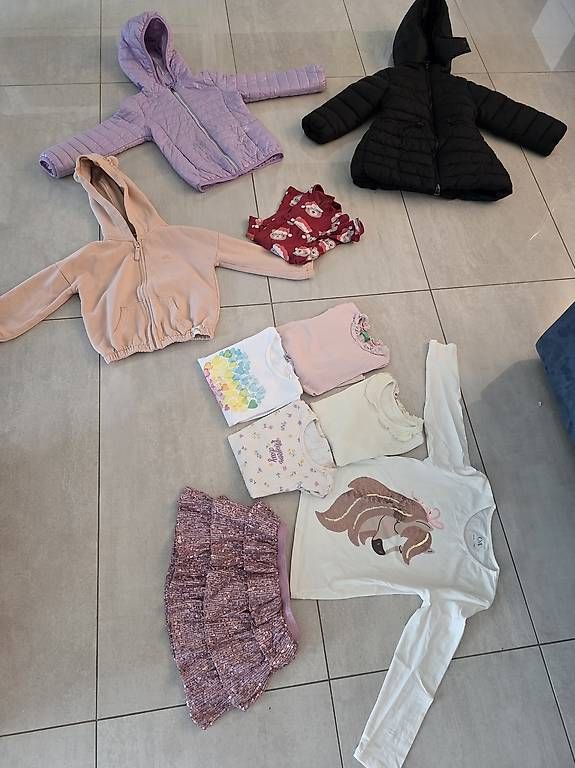 Kleiderpakete & -sets: Vestiti bambina – Gebraucht aus Davesco-Soragno von gia_l9fy 2