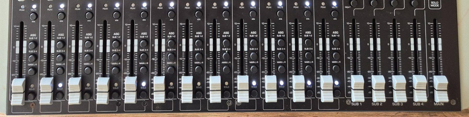Mischpulte: Table de mixage Hill Audio MultiMix LMR-2442FX-C / USB – Gebraucht aus Courtételle von pau_6g7z 2