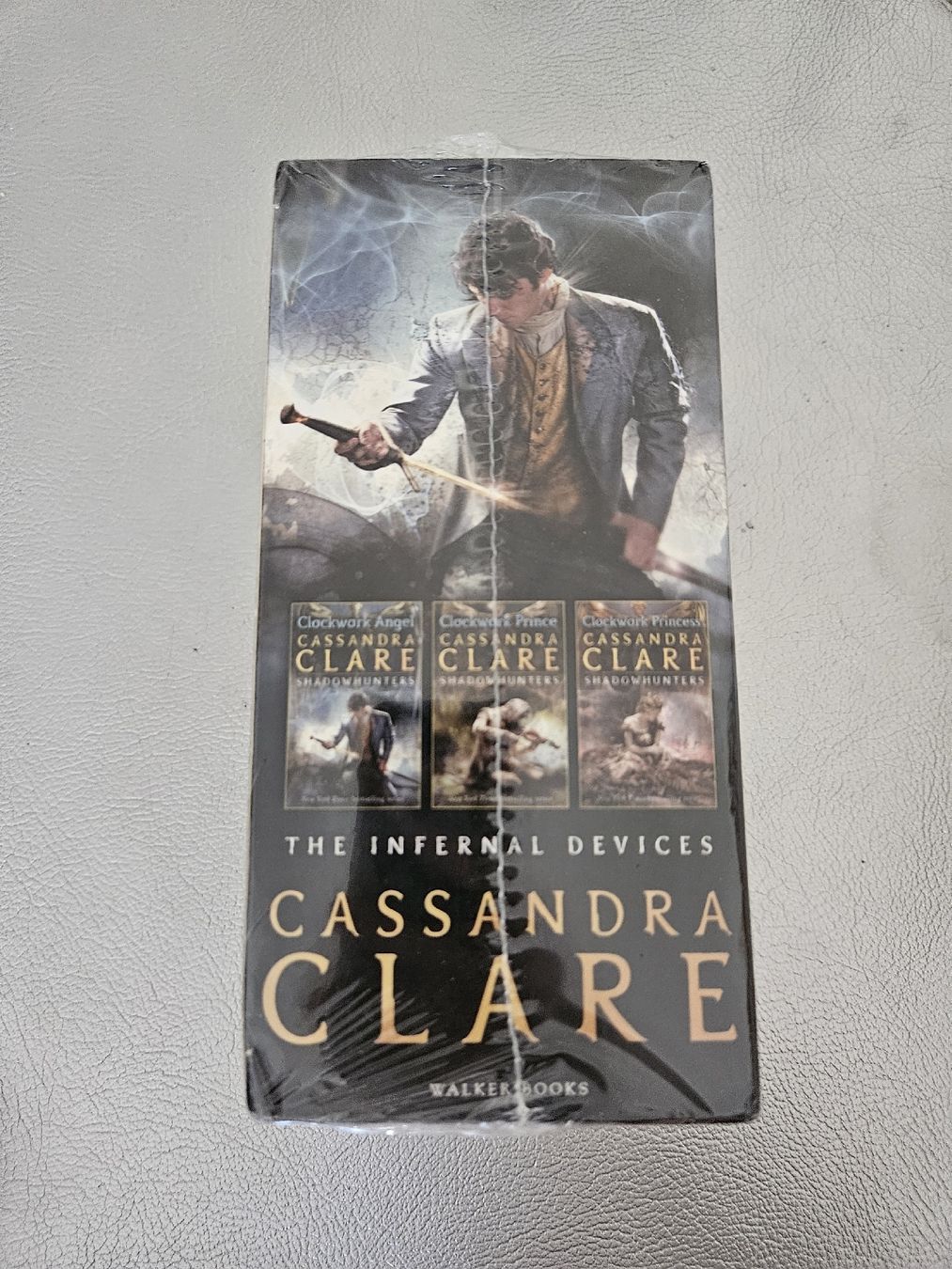 Libri: Cassandra Clare Shadowhunters The Infernal Devices  – Nuovo e nell'imballaggio originale da Basel venduto da Semmel77