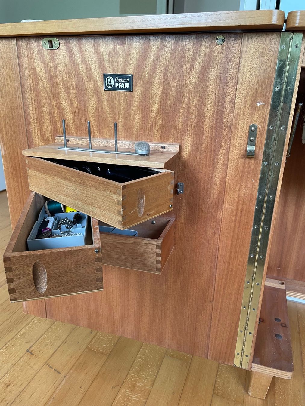 Pfaff Macchine da cucire: Pfaff 260 Automatic Schrank-Nähmaschine – Usato da Winterthur venduto da piip13 4