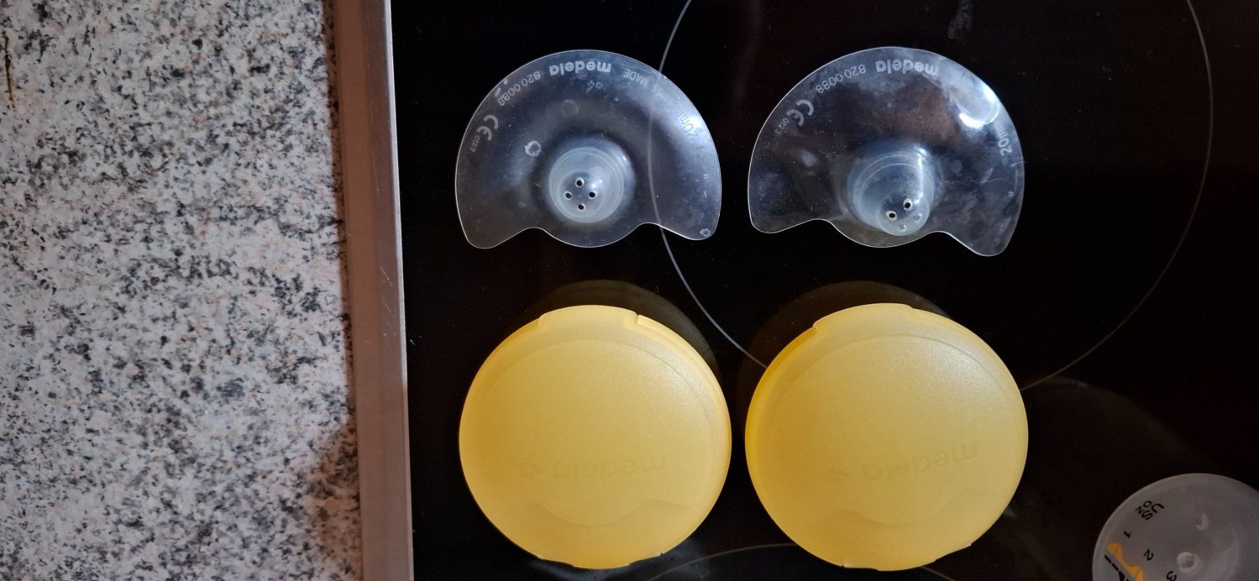 Medela Pasti del neonato: Medela Silikon Stillhütchen – Usato da Niederstocken venduto da Cocos_nut