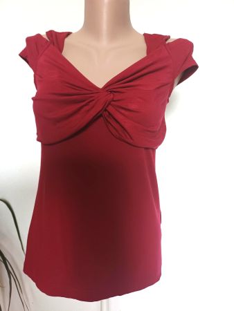 Haut B.C. Rouge – Décolleté Noué Chic – Taille S
