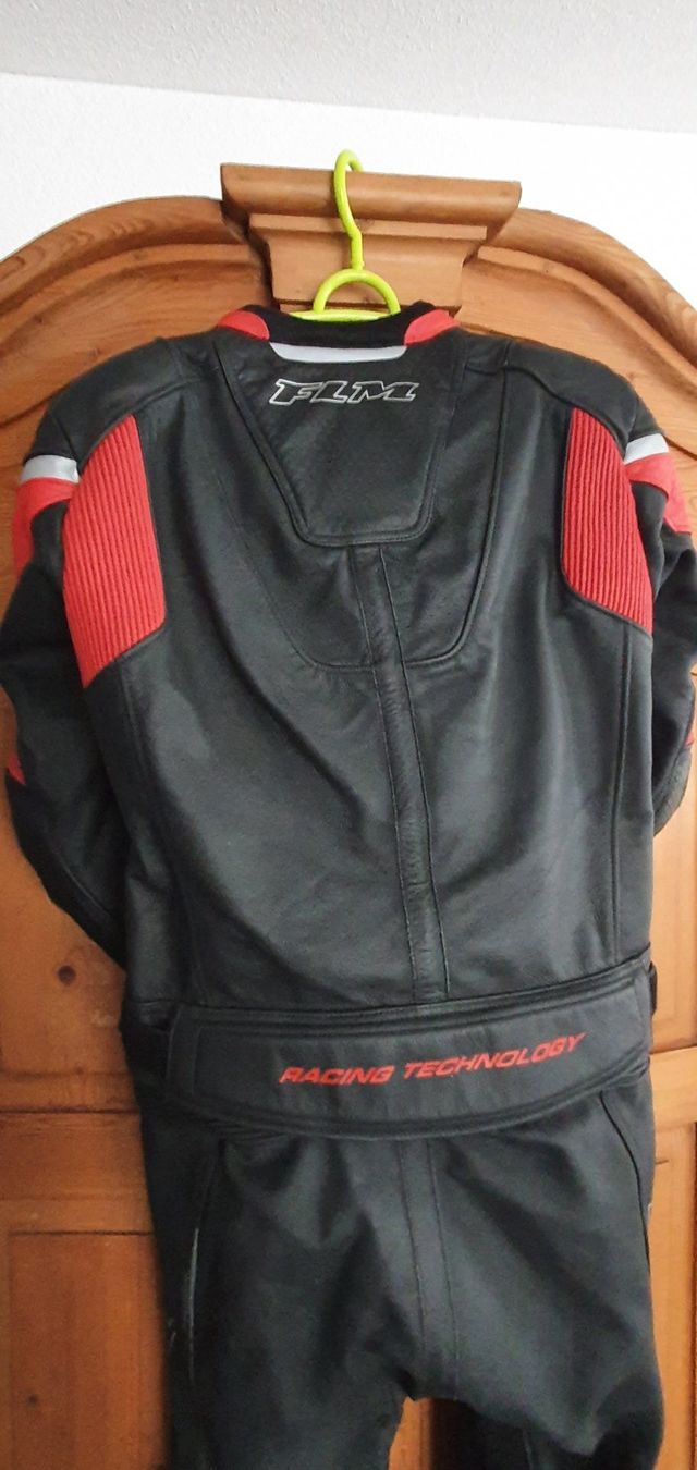 Completi: SCHNÄPPCHEN: Motorrad Lederjacke & -hose Marke FLM – Usato da Wangs venduto da Seppi62 1