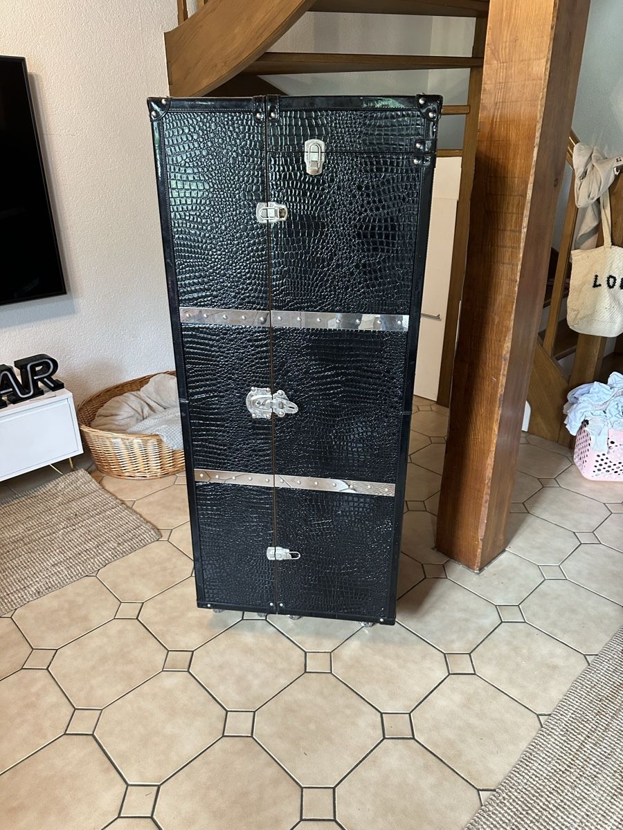 Cassettiere: Furniture set + bar – Usato da Athenaz (Avusy) venduto da fri_2f6q 5