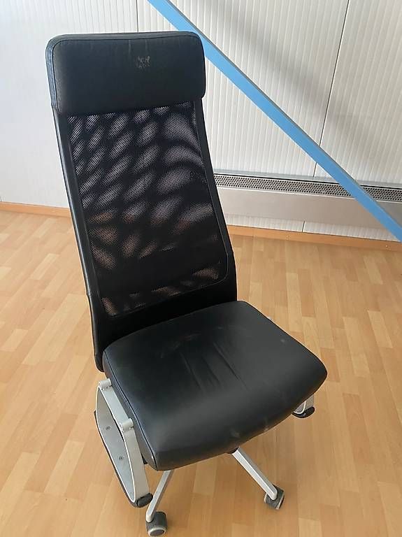 Chaises: Chaise a roulettes noire – D'occasion à Chamoson par a_laroyale 2