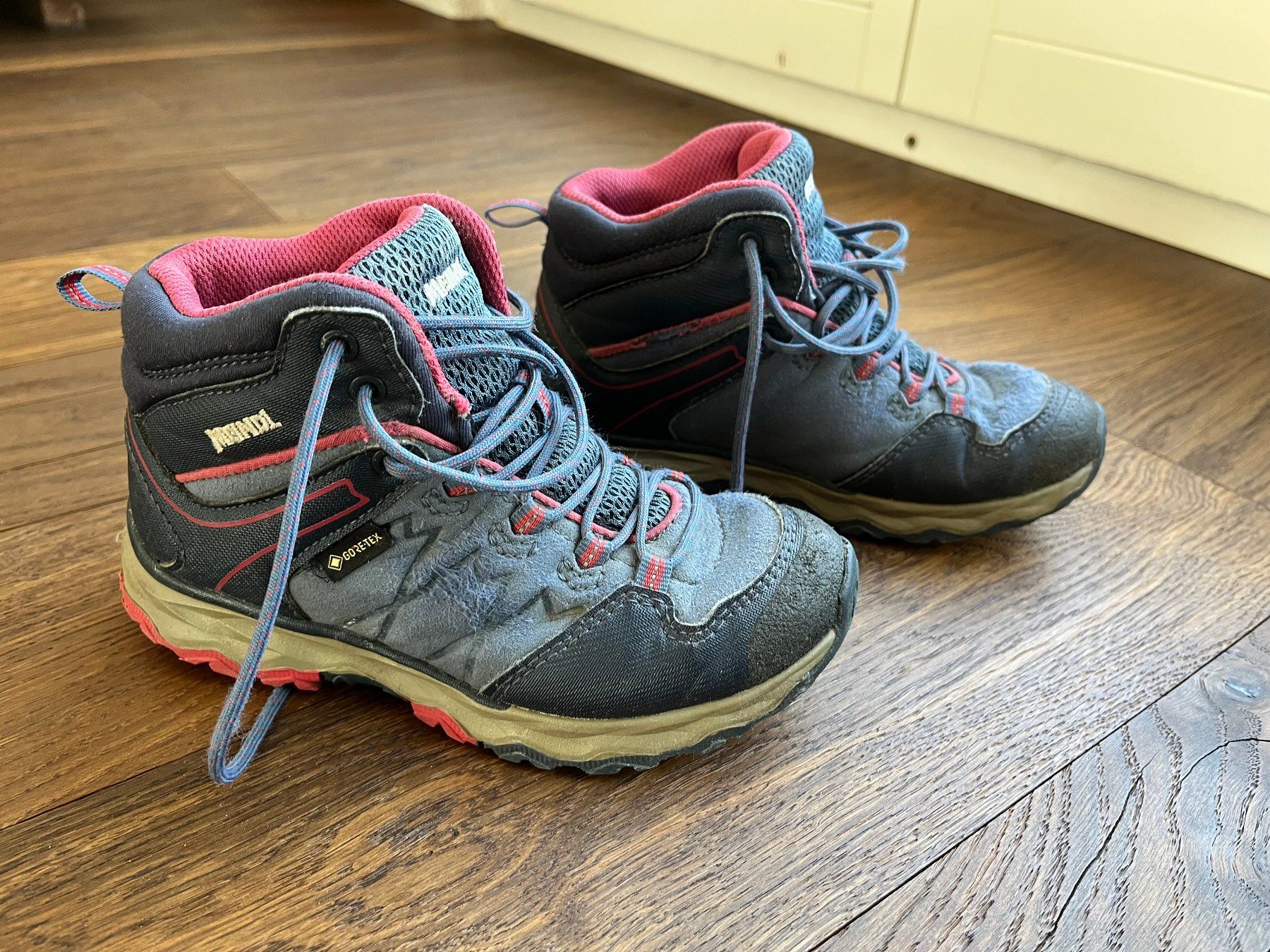 Meindl Scarpe per ragazzi: Schuhe Wanderschuhe Trekkingschuhe Meindl Gr. 30 – Usato da Affoltern am Albis venduto da Blackrhythm 7