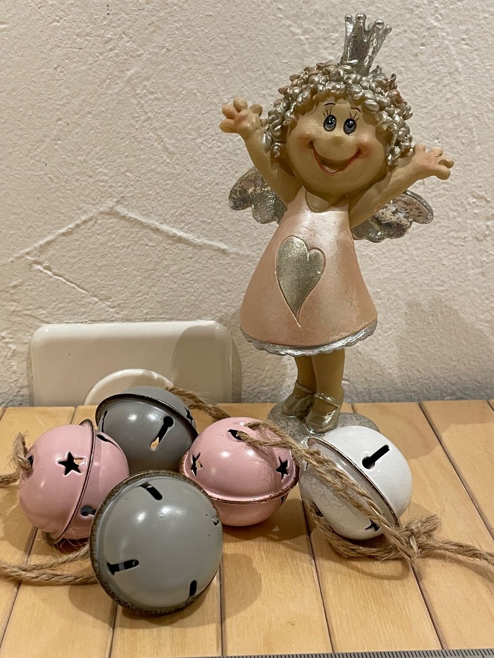 Figuren: Weihnachtsengel mit Glöckli – Gebraucht aus Cham von 2eye 2