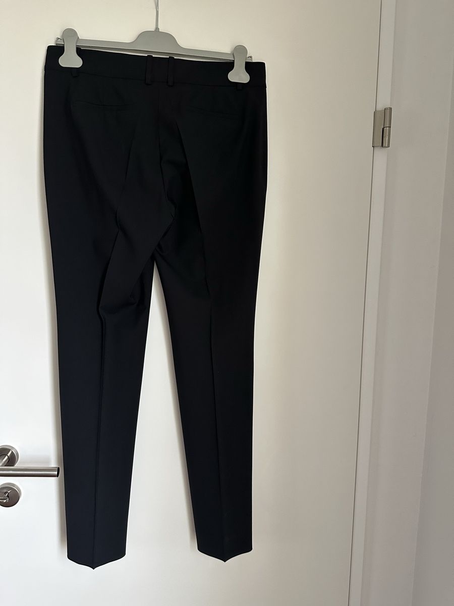 Theory Hosen: THEORY - black wool straight trousers- – Gebraucht aus Langnau am Albis von bar_ml6k