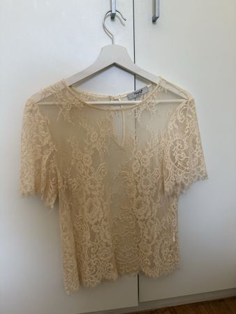 Blouse en dentelle 