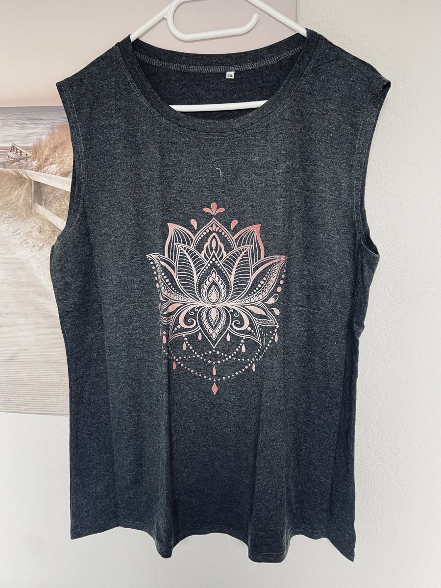 Top: Sommer-Tops 2XL, 3 Stk – Nuovo (secondo la descrizione) da Boniswil venduto da colabo 3