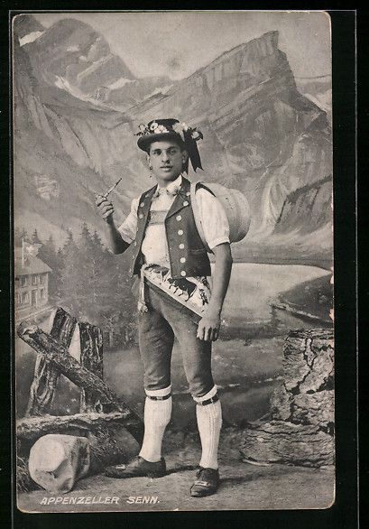Cartoline postali: Appenzeller Senn mit Pfeife vor einer Ge – Usato da Berlin venduto da bartko-reher