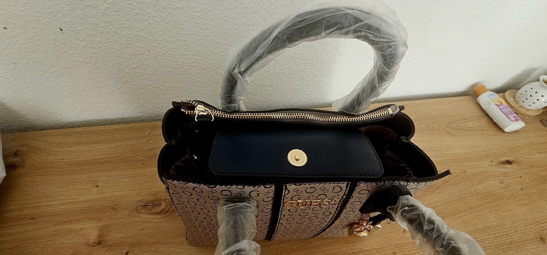 Guess Taschen für Damen: New GUESS bag  – Neu und originalverpackt aus Peseux von dzo_yyk6 3
