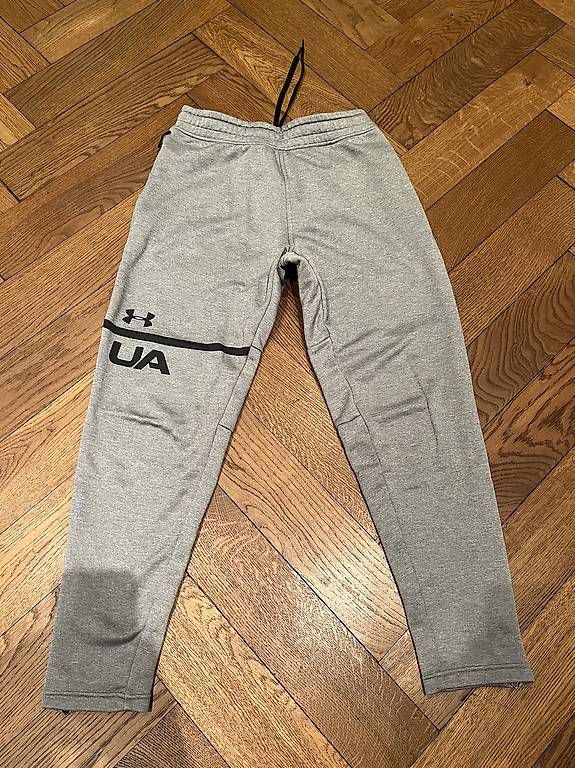 Hosen: Under Armour Trackpant / Grösse: M – Gebraucht aus Bern von lukas.hartmann