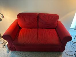 Kleines rotes Bettsofa