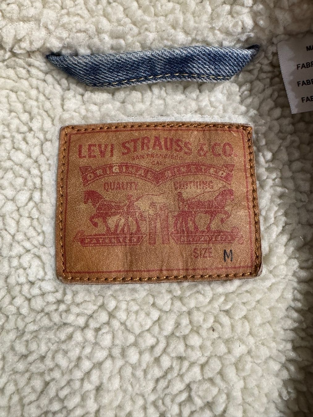 Levi's Giacche: LEVI'S SHERPA LIGHT BLUE DENIM JACKET SZ: M – Usato da Cortaillod venduto da Stay_Alive_vintage 6