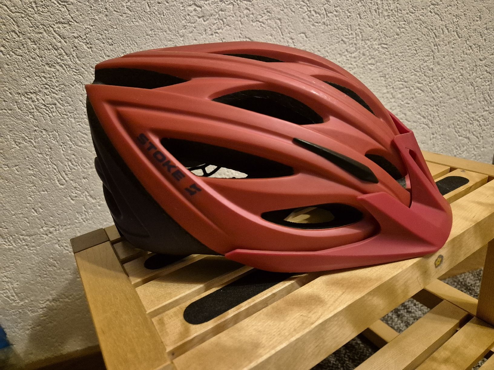 Stoke Caschi: Velohelm Stoke RD5 Grösse 51-55cm – Usato da Grindelwald venduto da Sala33
