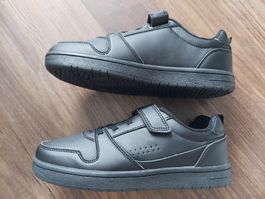 Victory Turnschuhe schwarz Grösse 36 NEU