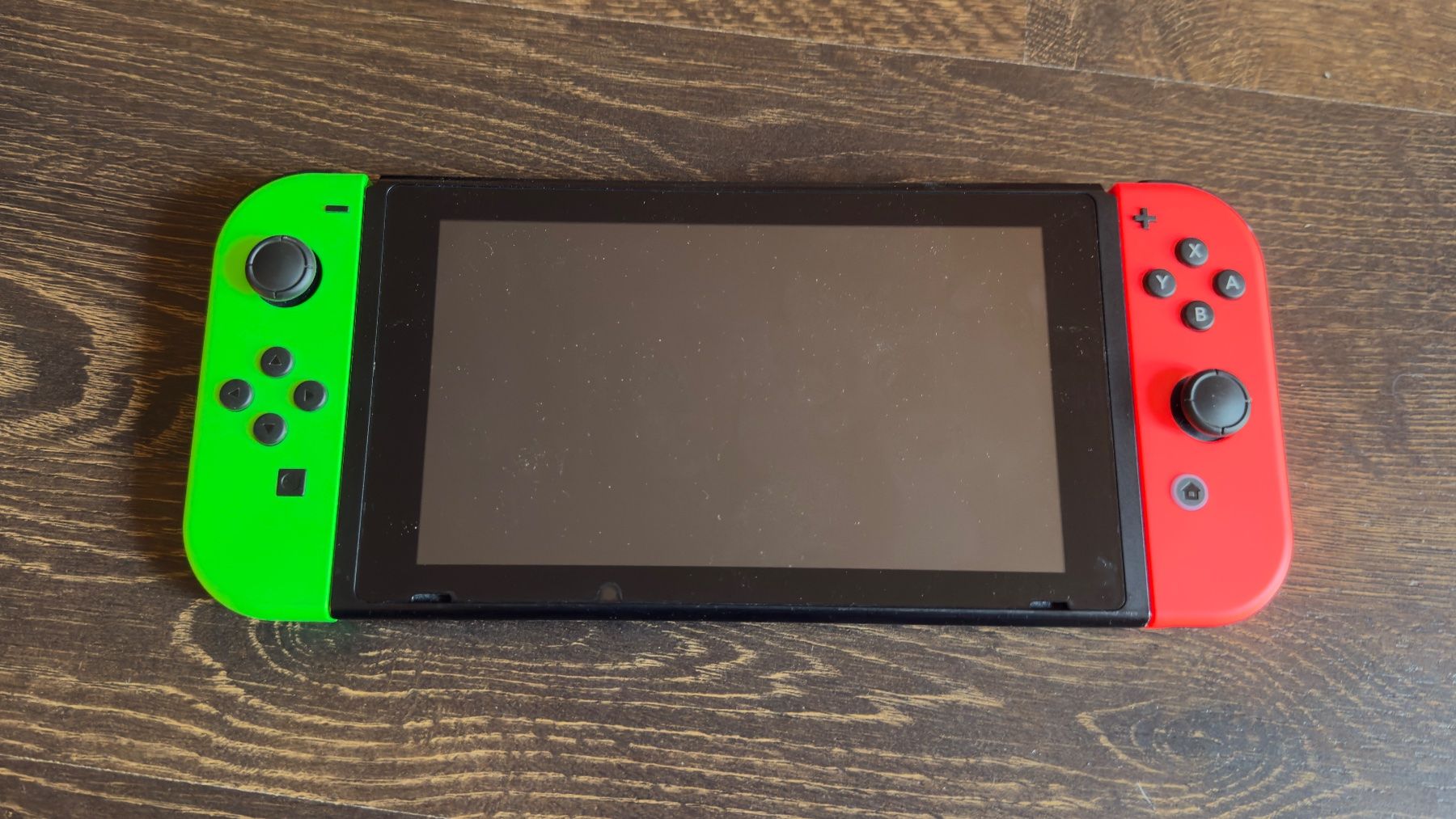 Interrupteurs: Nintendo Switch Set + Spiele und Controller – D'occasion à Richterswil par xu32 1