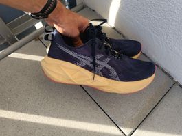 Laufschuhe Asics Grösse 45 guter Zustand