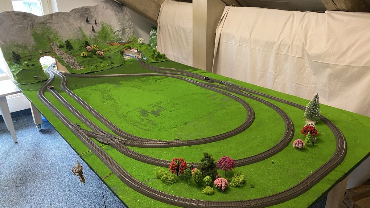 Modelleisenbahnen: Märklin Tisch 250x125cm – Gebraucht aus Bauma von Lieverd01
