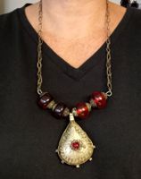 Grand collier ethnique alliage argent, perles en verre