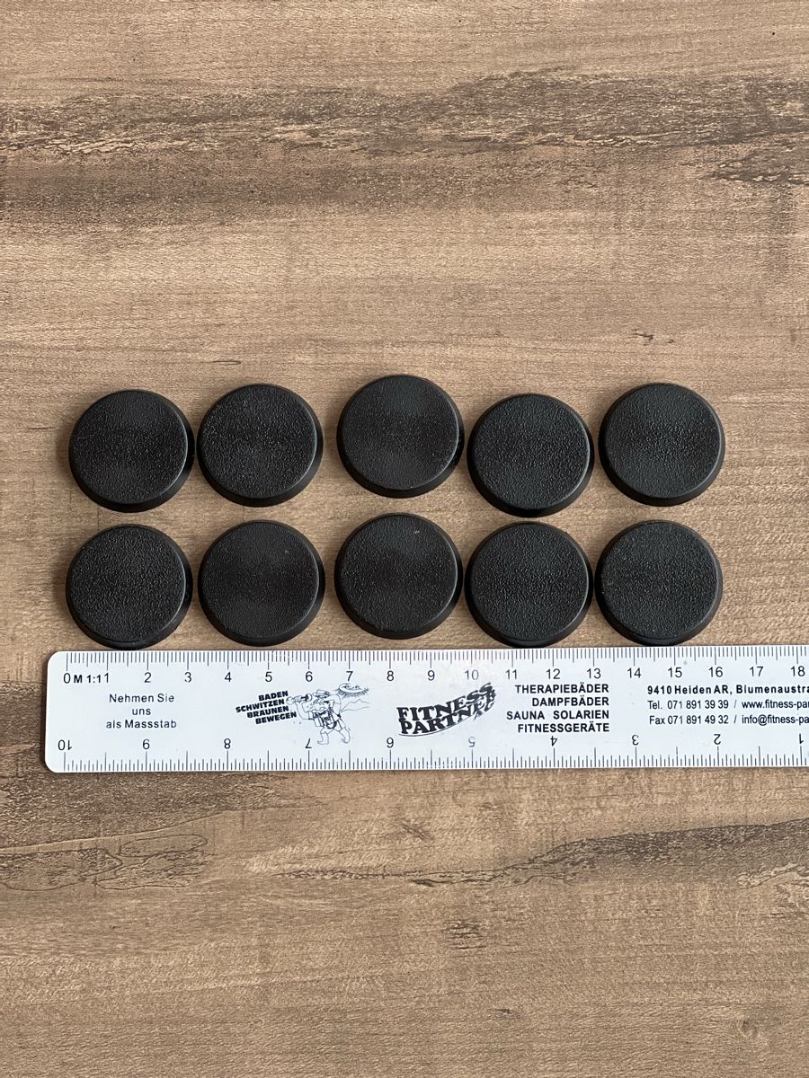 Giochi: Tabletop Game Bases 32 mm – Usato da Othmarsingen venduto da stephiesheena