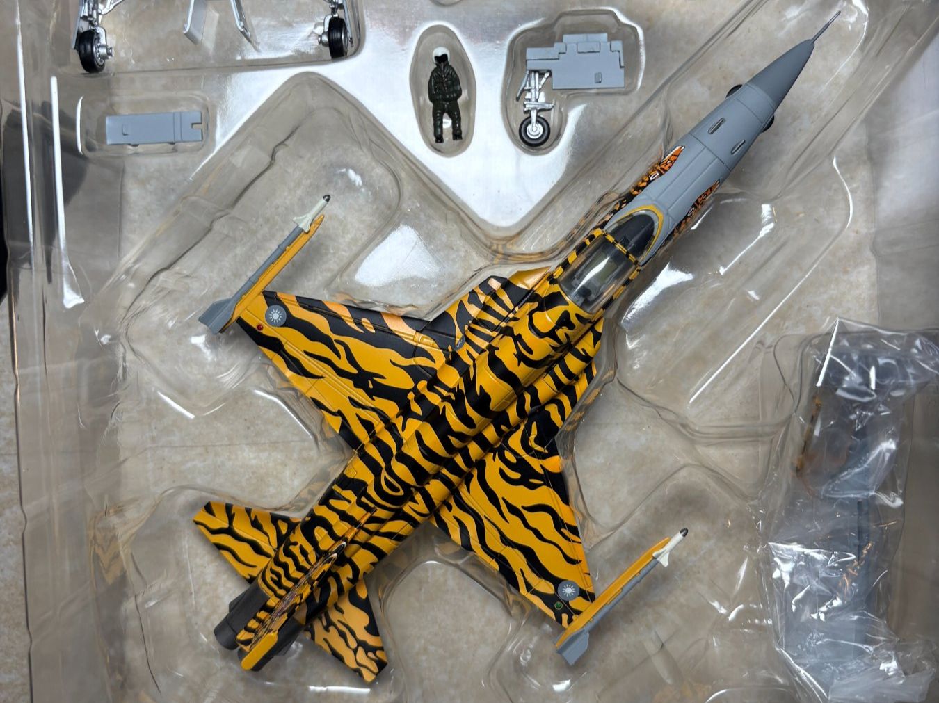 Modellbausätze & Standmodelle: F-5 Tiger Taiwan Air Force 1/72 – Gebraucht aus Villars-le-Grand von fsm_jwh9 1
