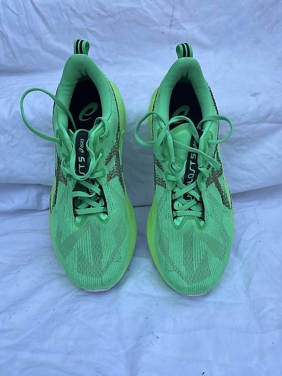 Asics Herrenschuhe: Asics Novablast 5 Grün – Gebraucht aus Murten von Googel 2