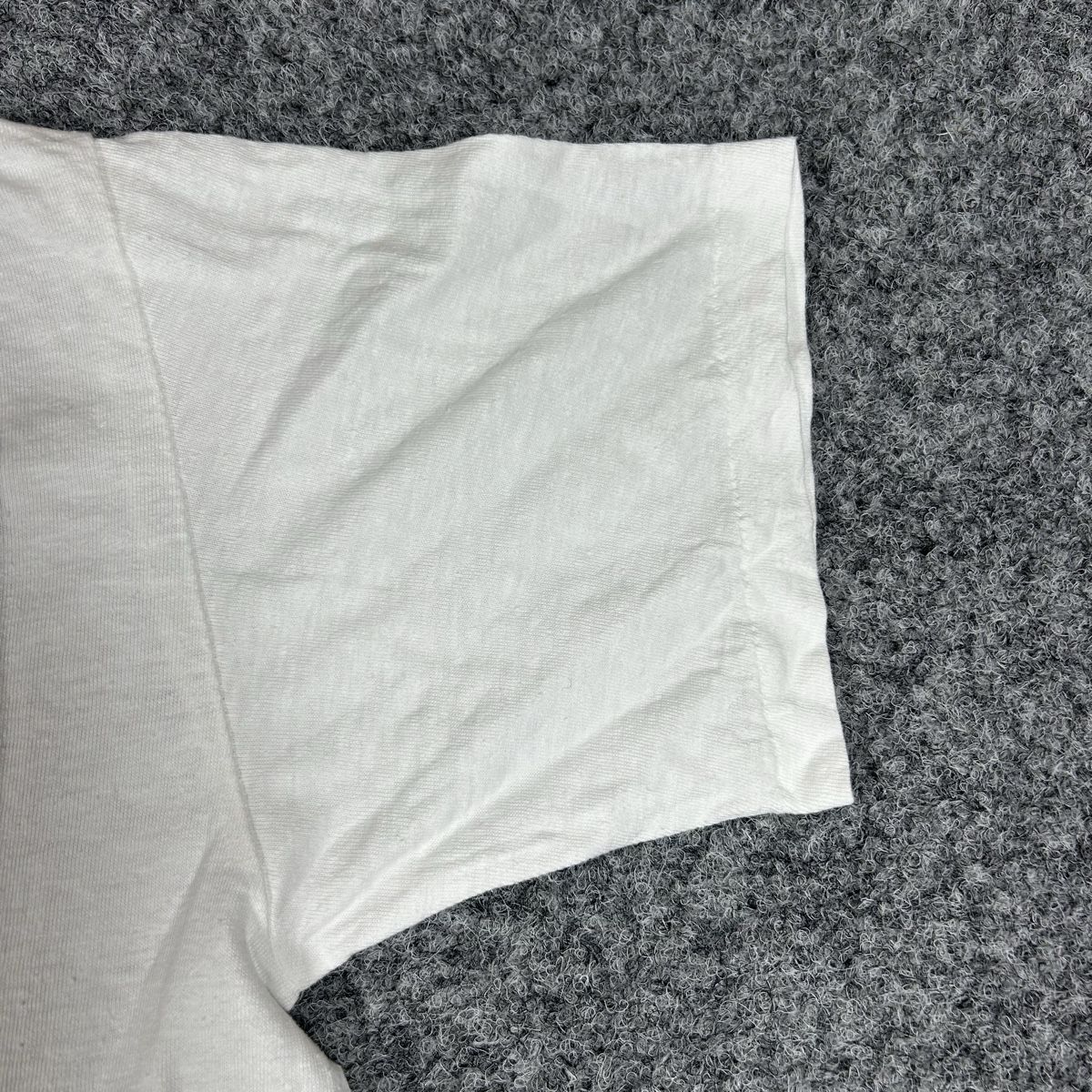 T-shirt: 1980 white shirt  – Usato da La Sagne NE venduto da Matlasape 1
