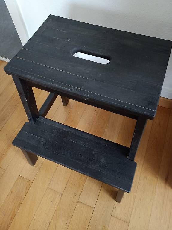 Ikea Sgabelli: Schwarze Tritthocker Ikea – Usato da Grenchen venduto da Wolfine 2