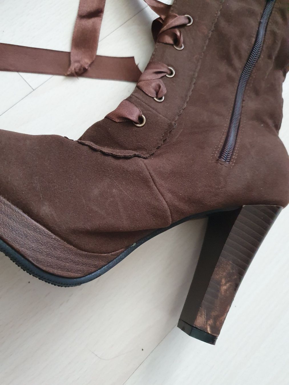Scarpe da donna: Braune geschnürte Stiefel Gr 36 – Nuovo (secondo la descrizione) da Münsingen venduto da BlackTears-3 9