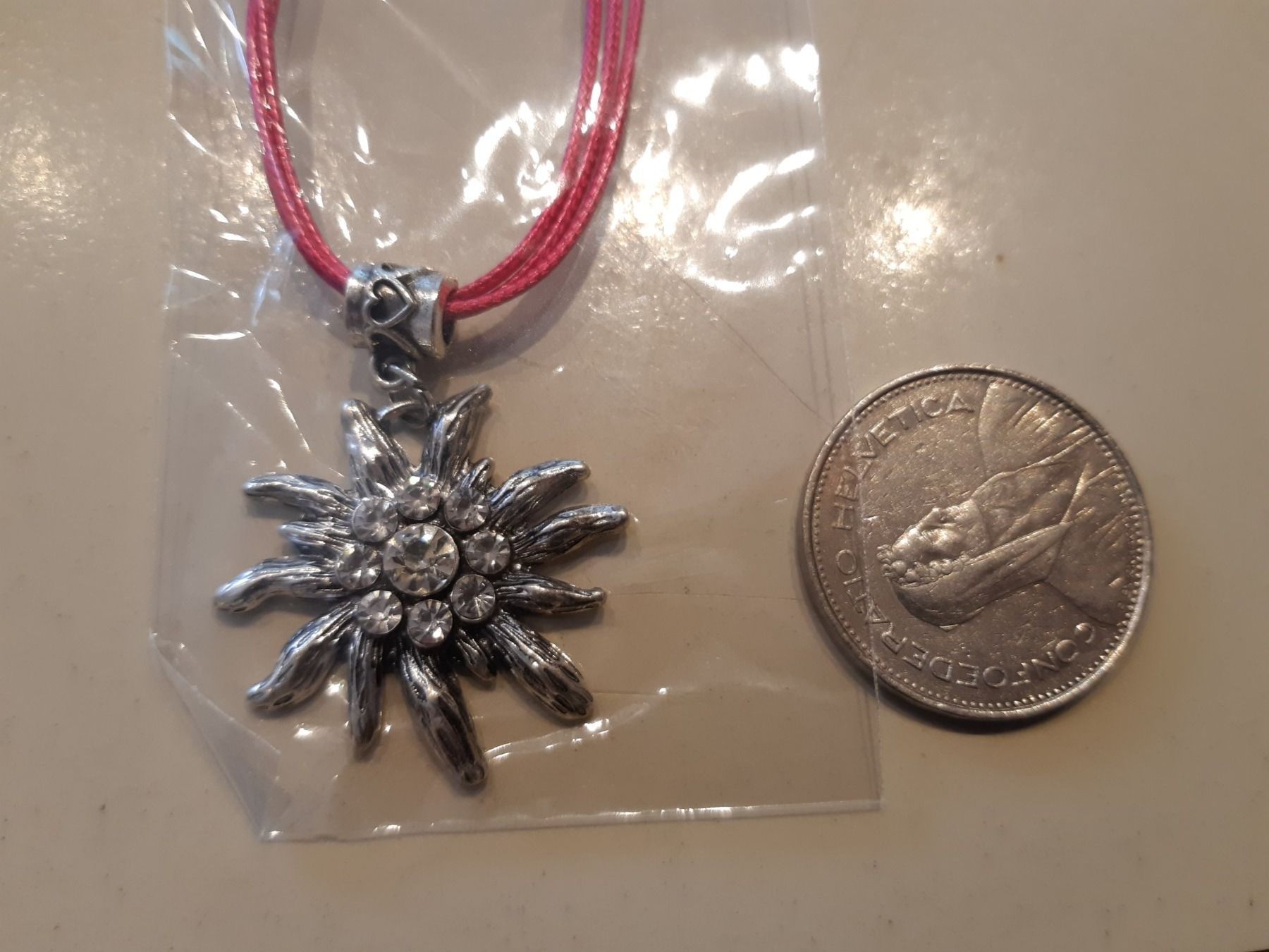 Catenine: Grosses Edelweiss kette rot – Nuovo e nell'imballaggio originale da Ibach venduto da chaemilochhobbygarte 1